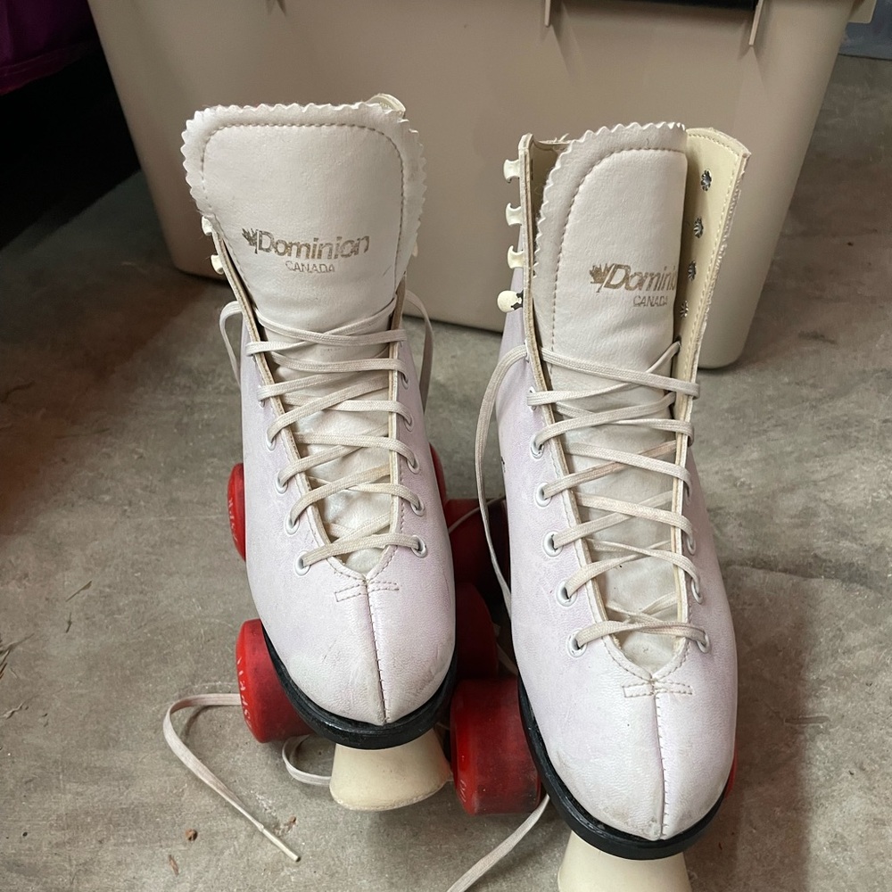 Kids' White Roller Skates with Red Wheels